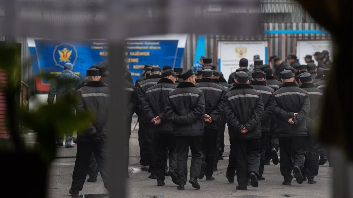 «Пришел в начале марта — уже умер от передоза». Что пишут в чатах родственники вернувшихся вагнеровцев и те, кто еще не дождался