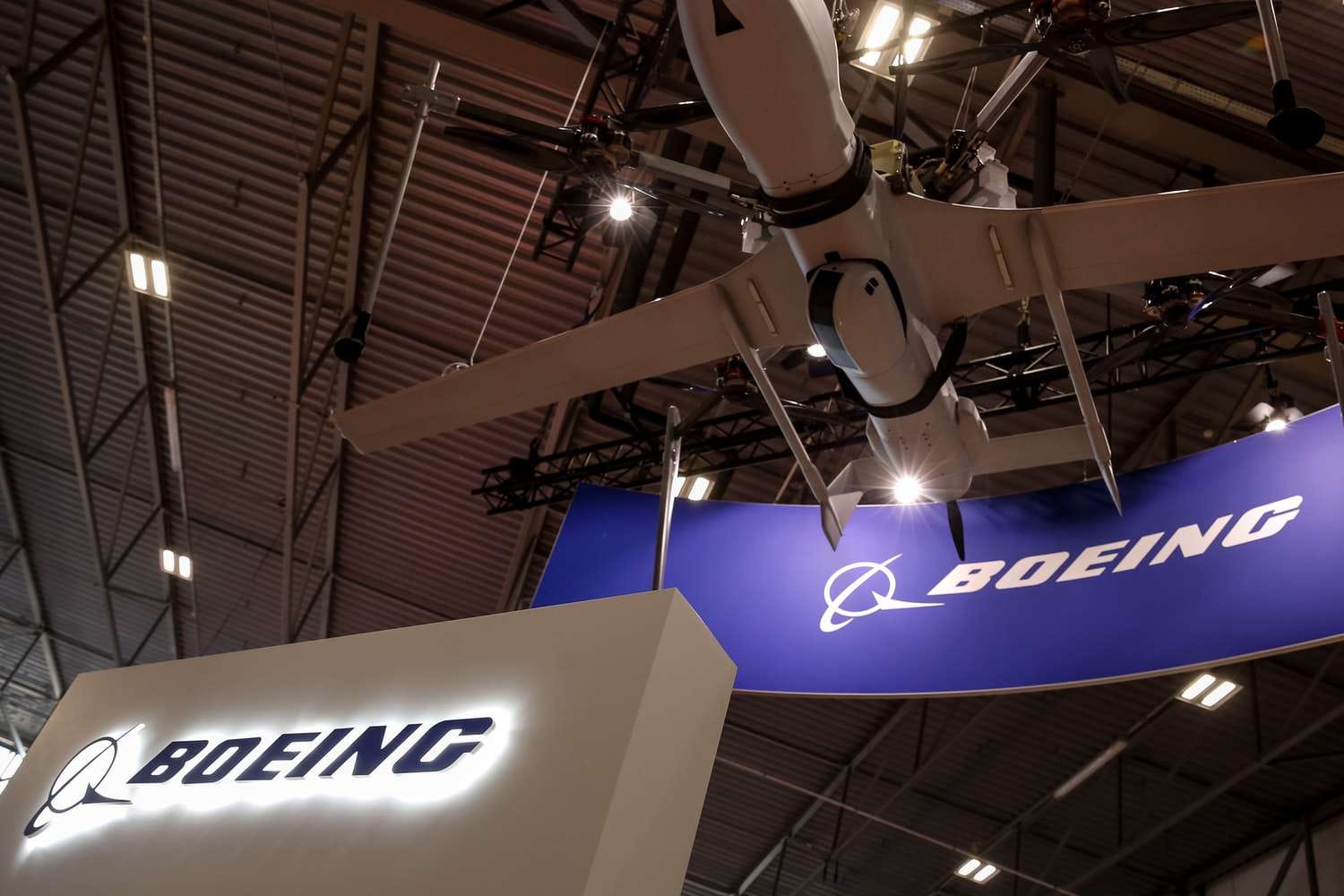 Boeing внедрит ИИ компании Питера Тиля Palantir для ускорения производства оружия